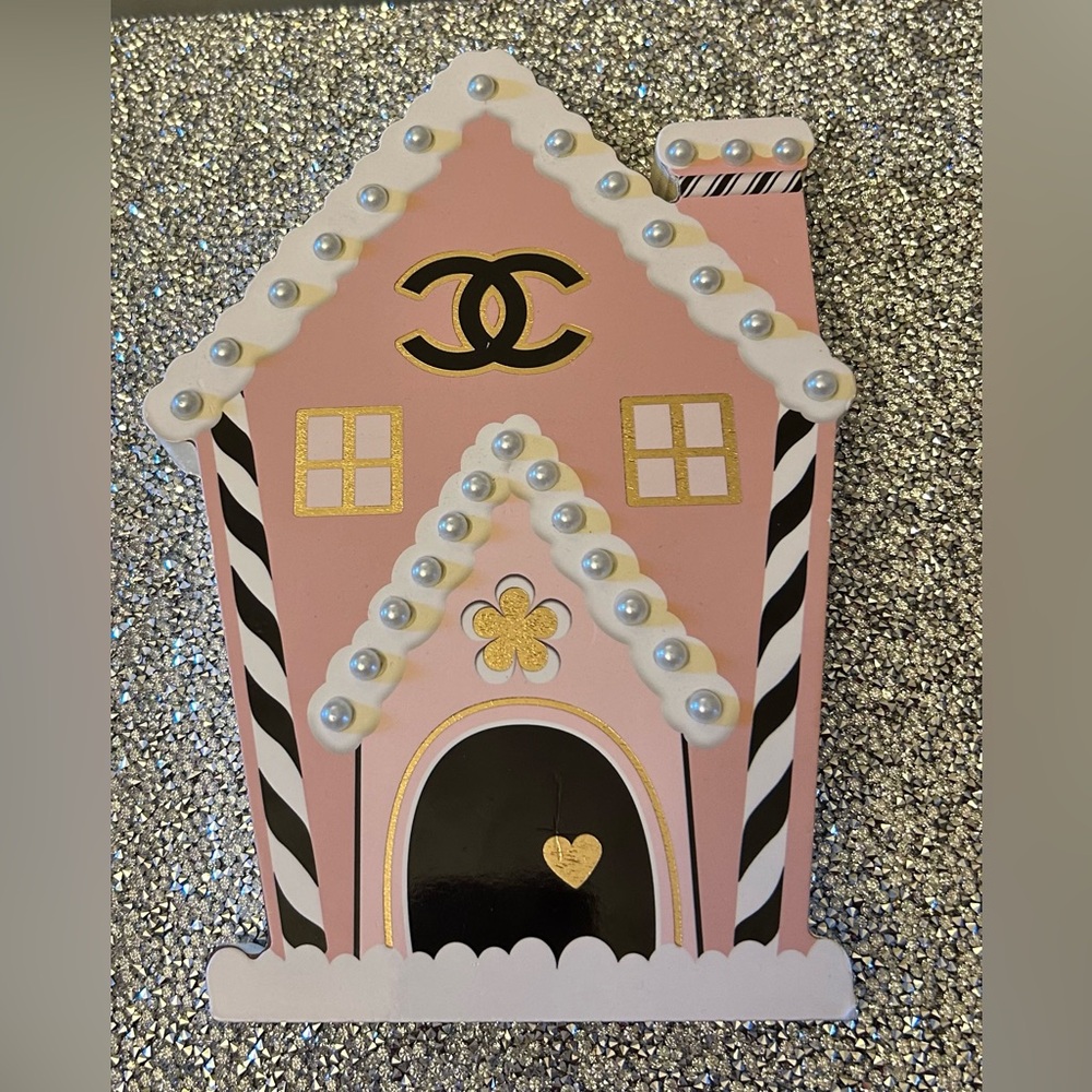 CHANEL Pink and Black Decorative House Wooden Stand - Picture 3 of 4